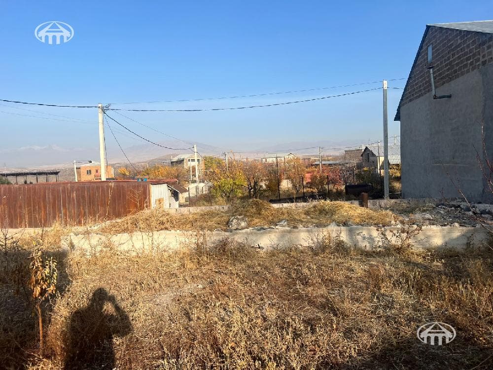 Land · 347 m² · Ptgni
