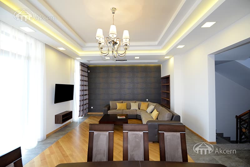 House · 5 rooms · 500 m² · Ajapnyak