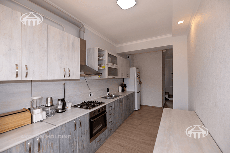 Mansion · 5 rooms · 151 m² · v. Arinj