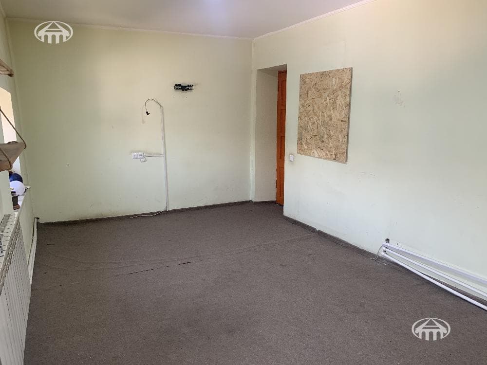 Office · 330 m² · Kentron