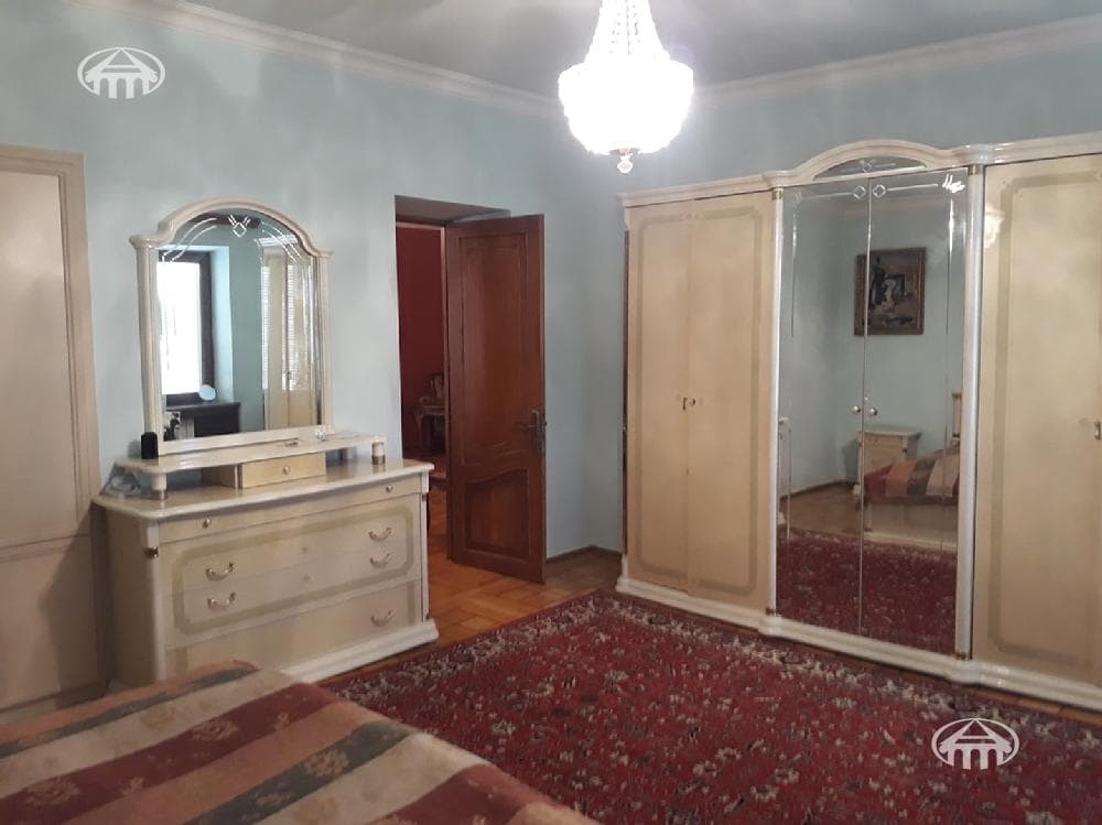 Առանձնատուն · 6 սեն. · 498 մ² · Քանաքեռ-Զեյթուն