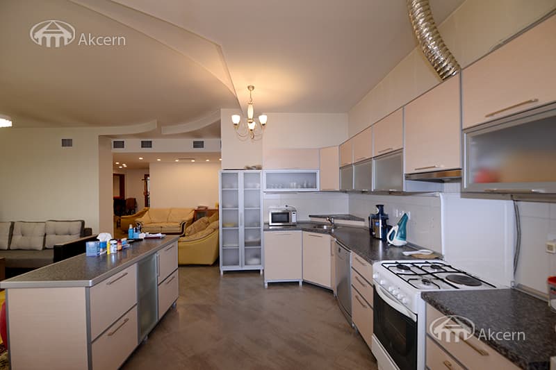 Apartment · 4 rooms · 164 m² · Kentron