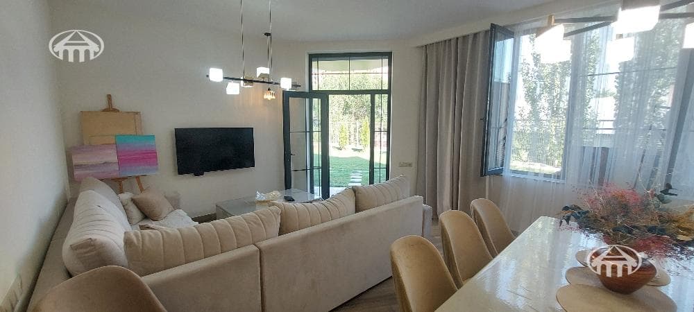 House · 165 m² · Davtashen