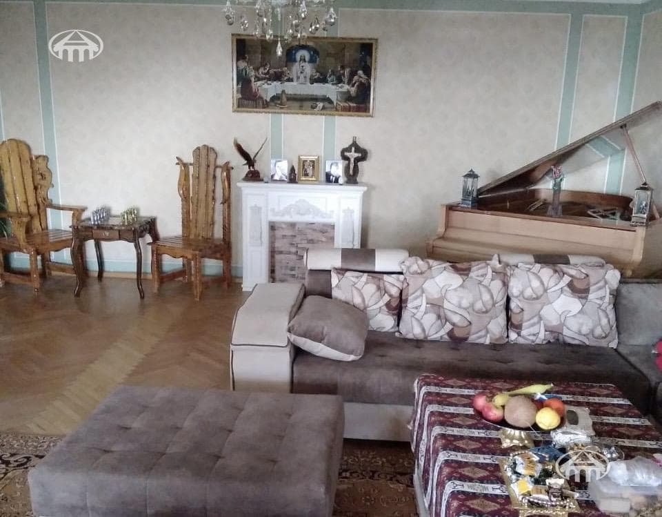 Особняк · 8 комн. · 460 м² · Севан