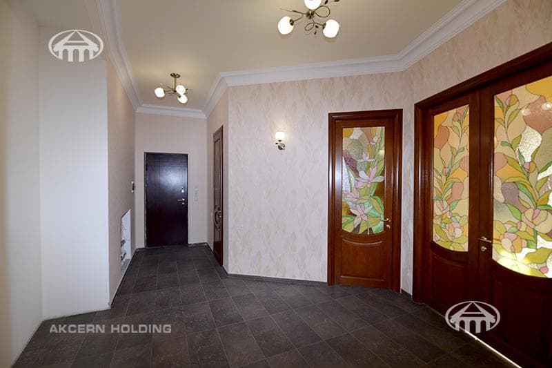 Квартира · 4 комн. · 177 м² · Кентрон