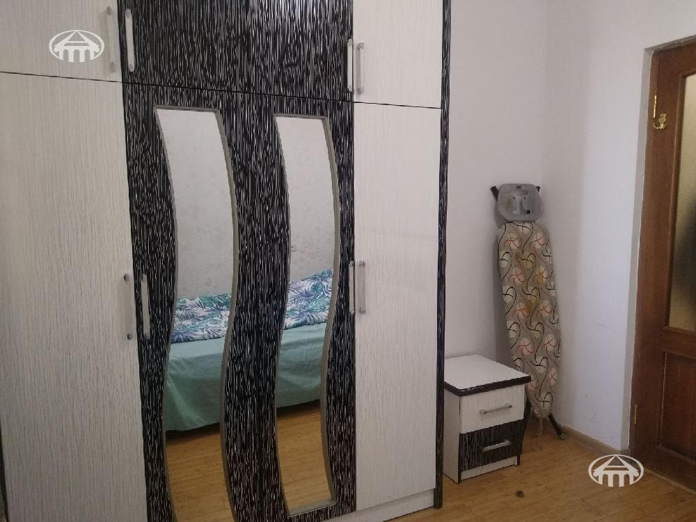 Квартира · 2 комн. · 54 м² · Кентрон