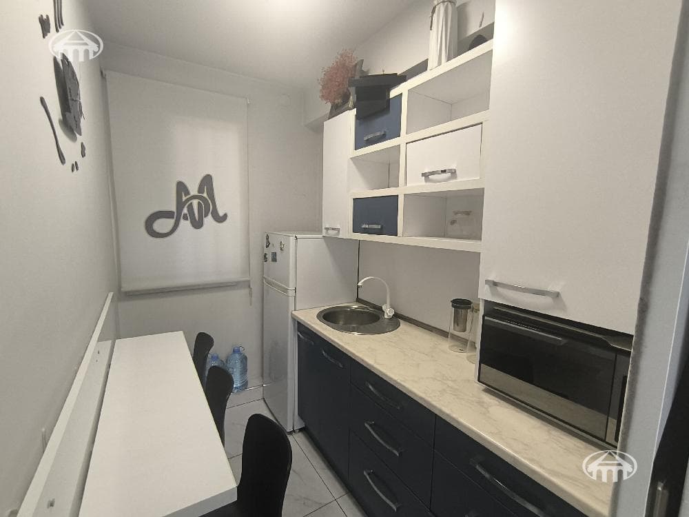 Retail · 102 m² · Kentron
