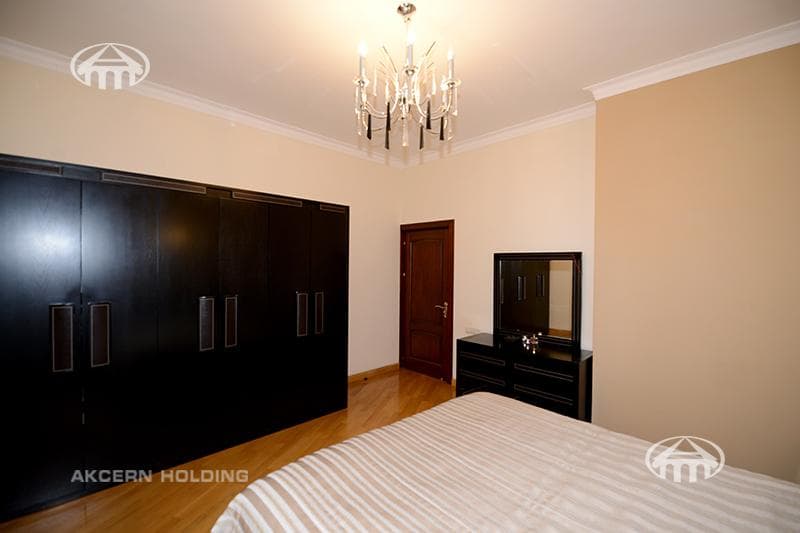 Особняк · 9 комн. · 650 м² · Аджапняк