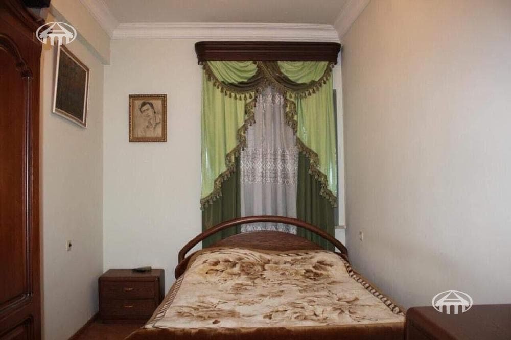 Առանձնատուն · 7 սեն. · 330 մ² · Էրեբունի