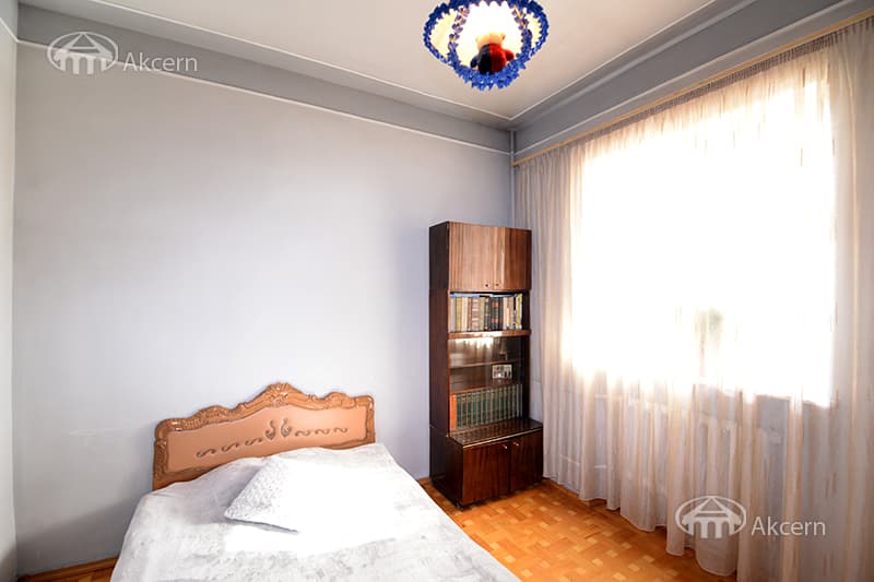 House · 7 rooms · 460 m² · Kentron