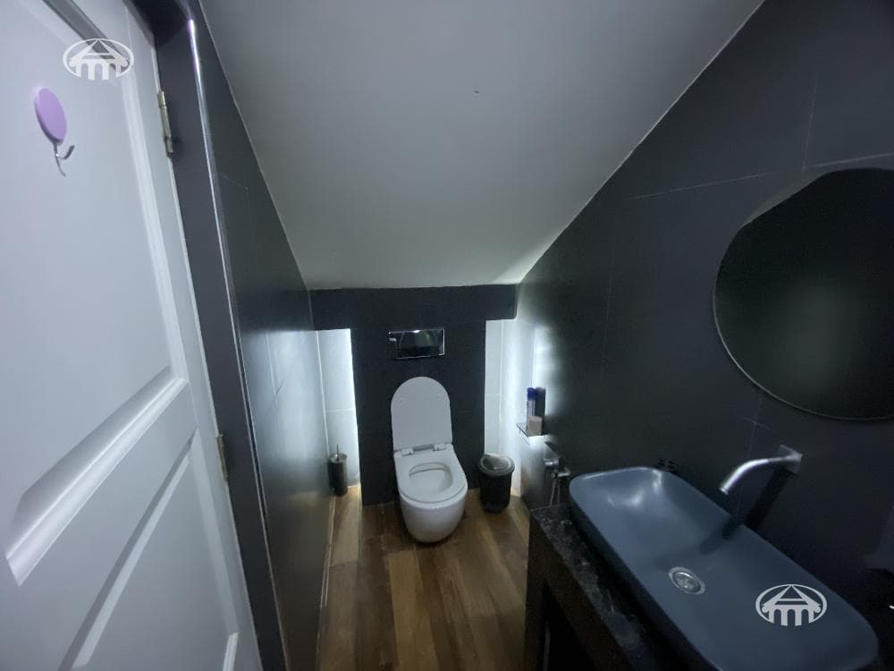 Дом · 5 комн. · 180 м² · Аван