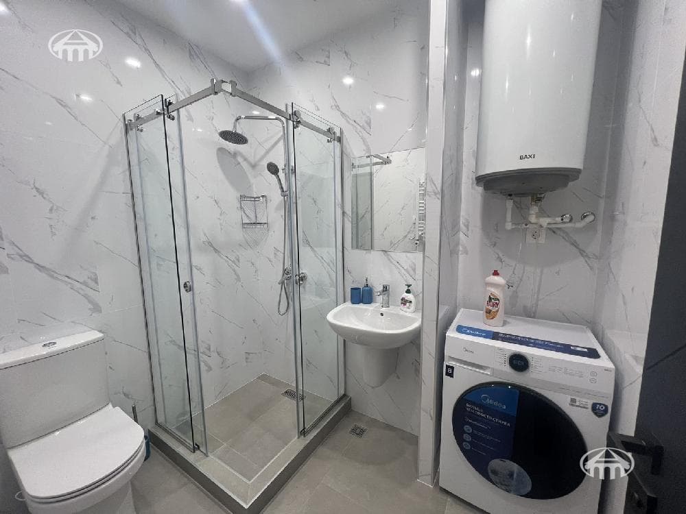 Квартира · 2 комн. · 70 м² · Кентрон
