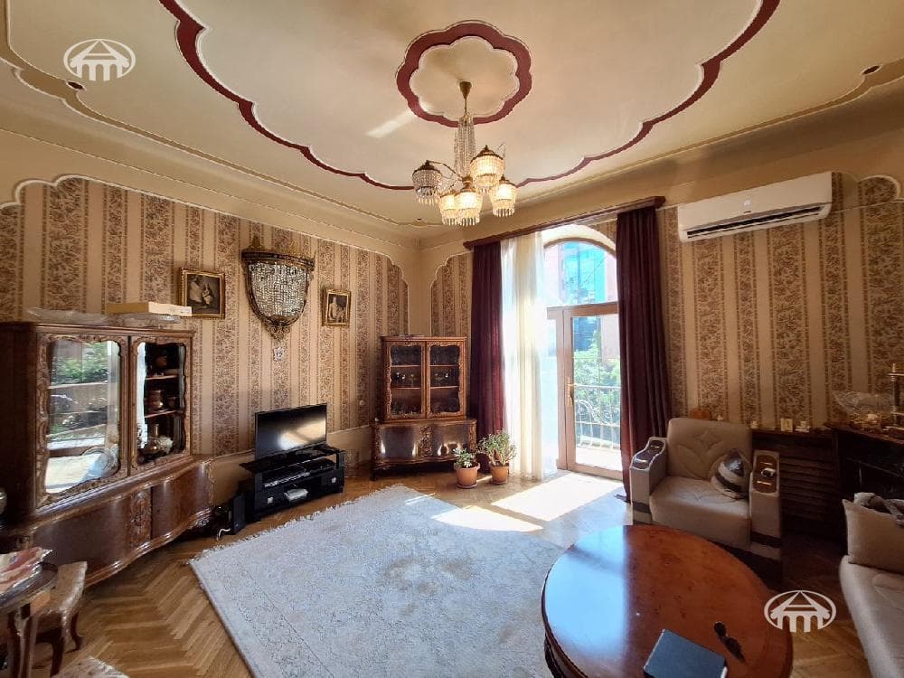 Բնակարան · 2 սեն. · 71 մ² · Կենտրոն