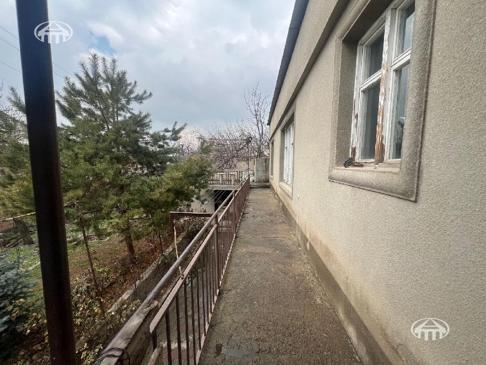 Առանձնատուն · 4 սեն. · 295 մ² · Առինջ
