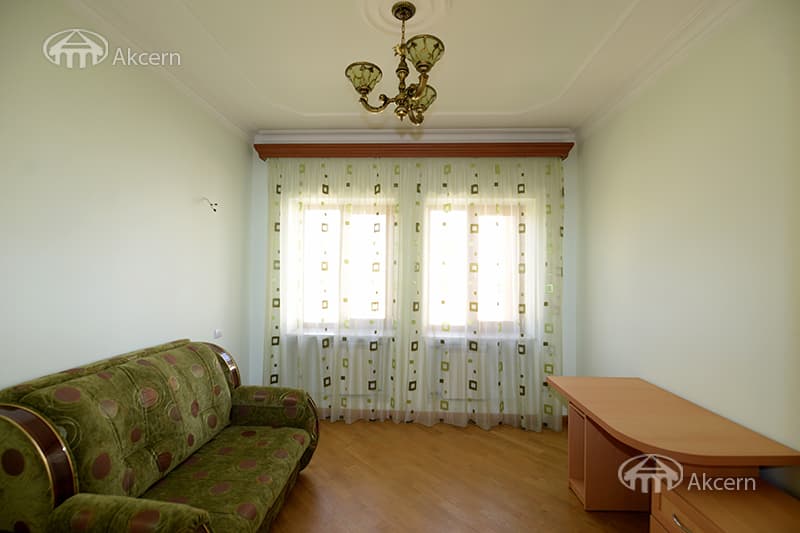 Особняк · 4 комн. · 240 м² · Аджапняк
