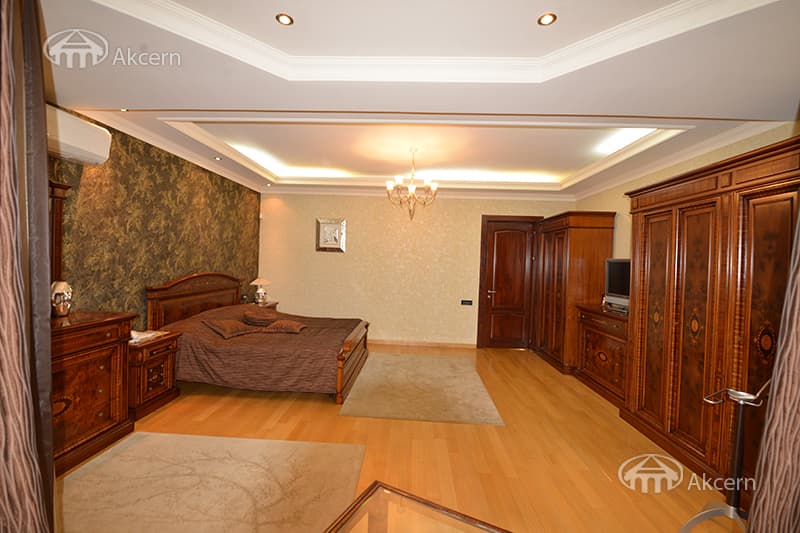Mansion · 5 rooms · 745 m² · Arabkir