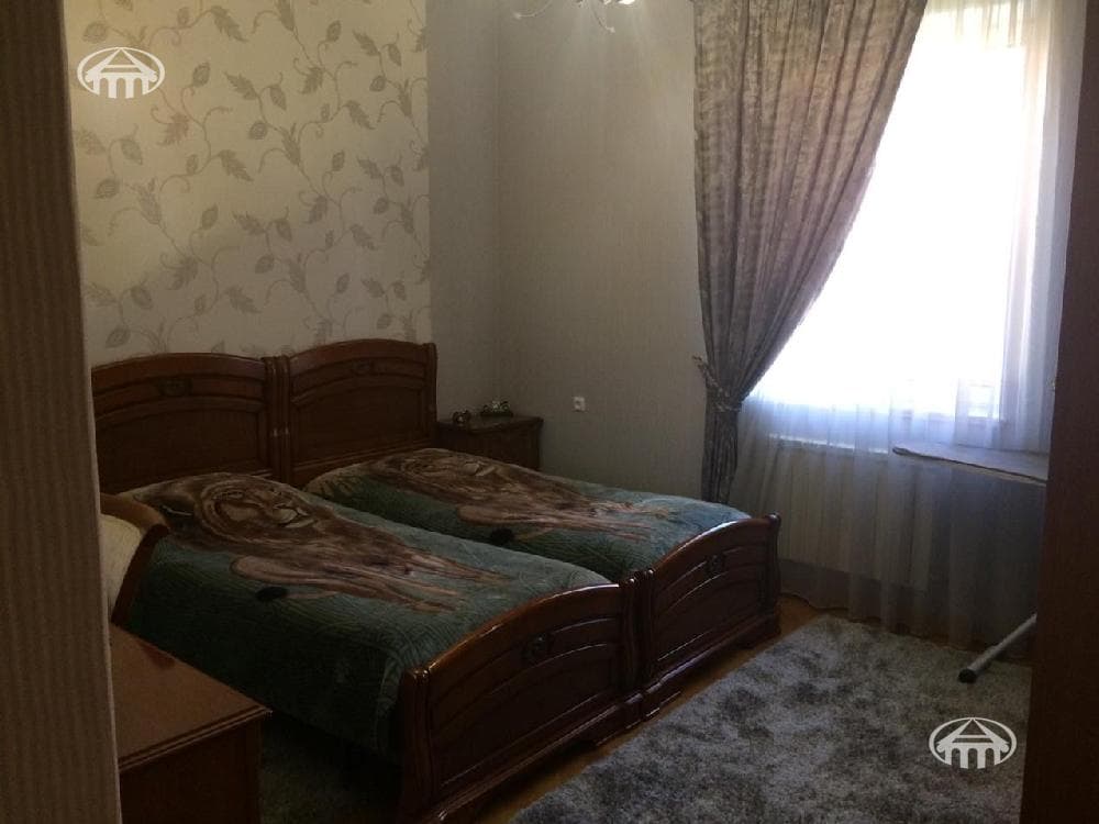 Առանձնատուն · 6 սեն. · 500 մ² · Էրեբունի