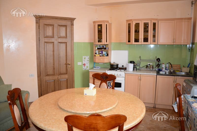 Квартира · 4 комн. · 187 м² · Кентрон