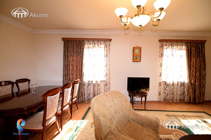 House · 3 rooms · 90 m² · Kentron