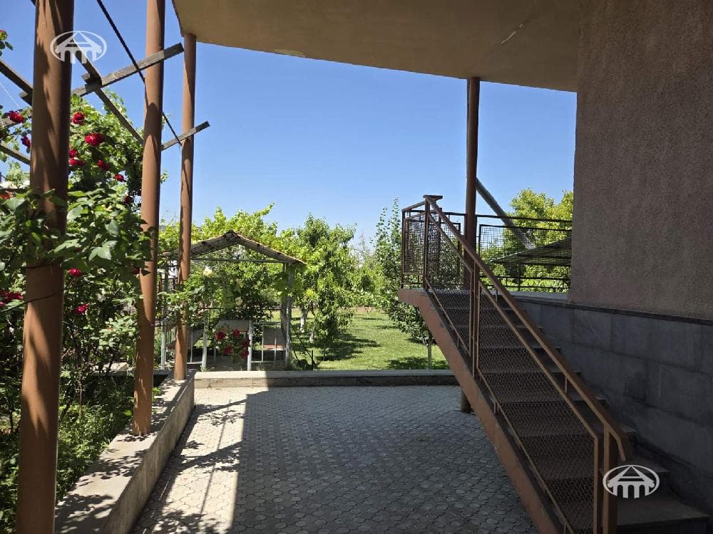 Առանձնատուն · 5 սեն. · 296 մ² · Ջրվեժ