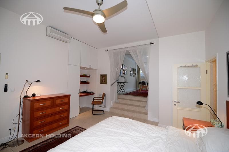 Apartment · 5 rooms · 270 m² · Kentron