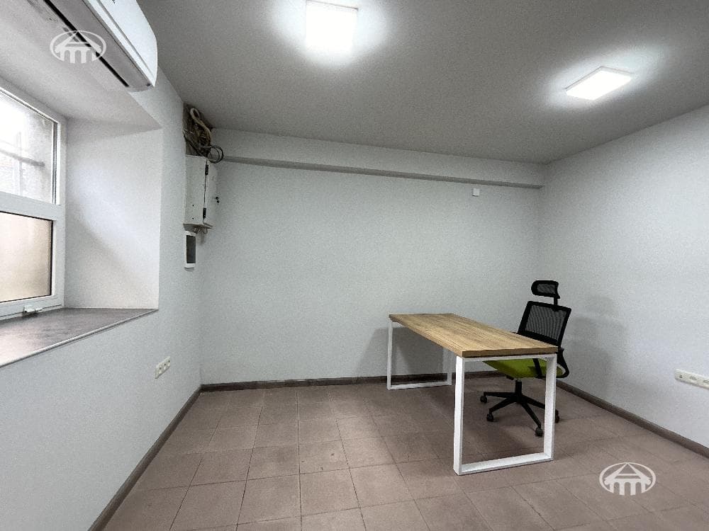 Office · 190 m² · Kentron