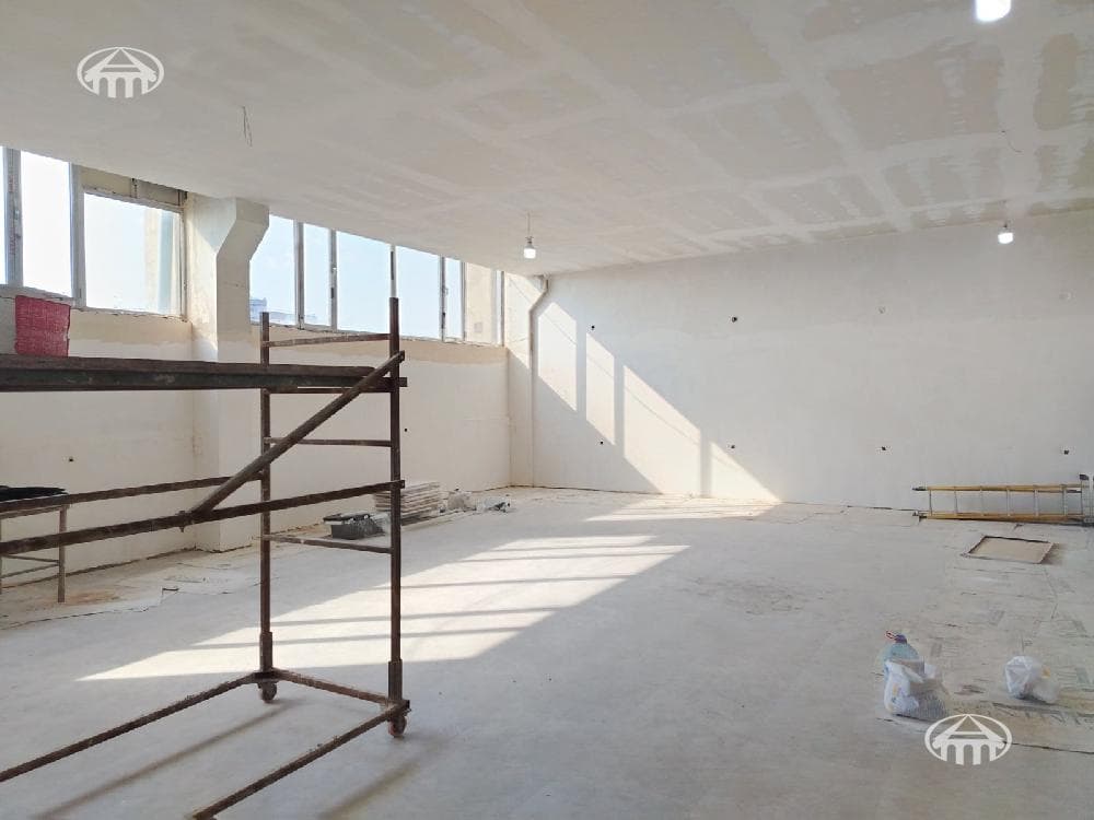 Office · 140 m² · Kentron