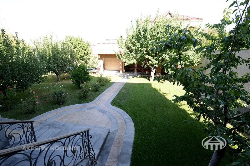 Առանձնատուն · 6 սեն. · 360 մ² · Էրեբունի