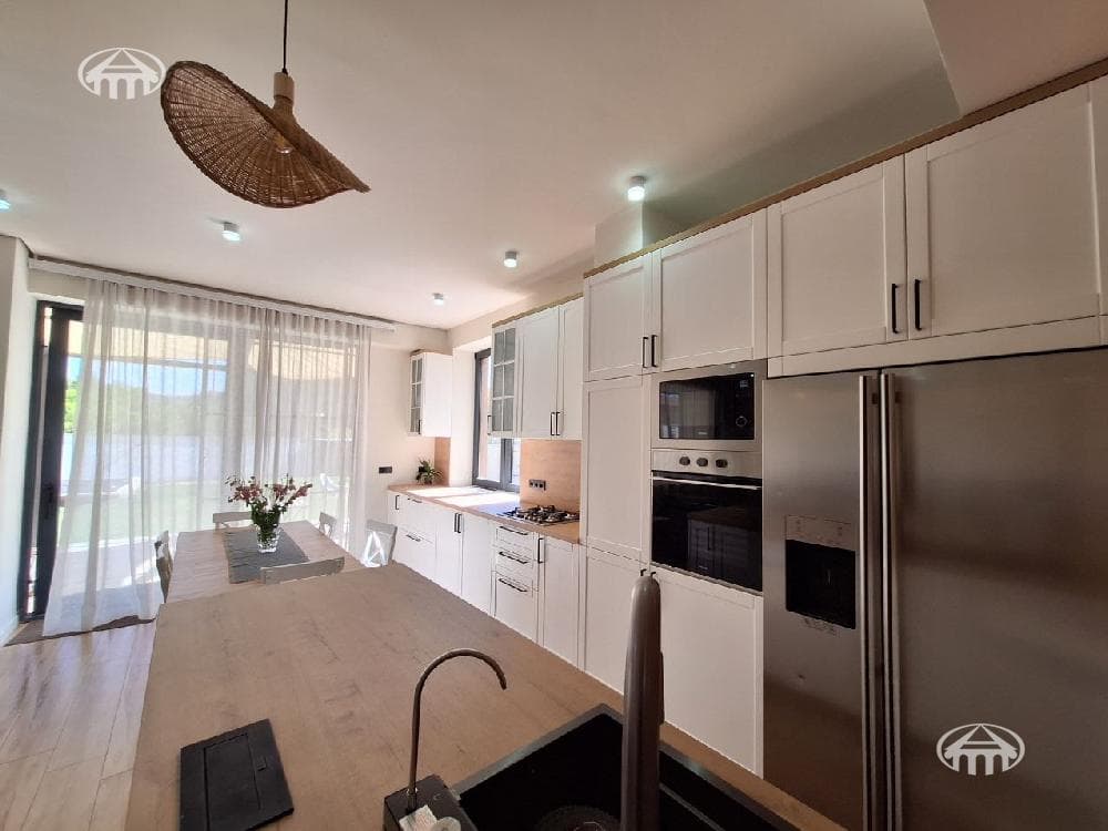 Особняк · 5 комн. · 380 м² · Ариндж