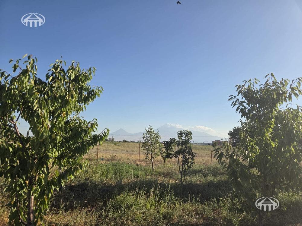 Commercial property · 256 m² · Aintap