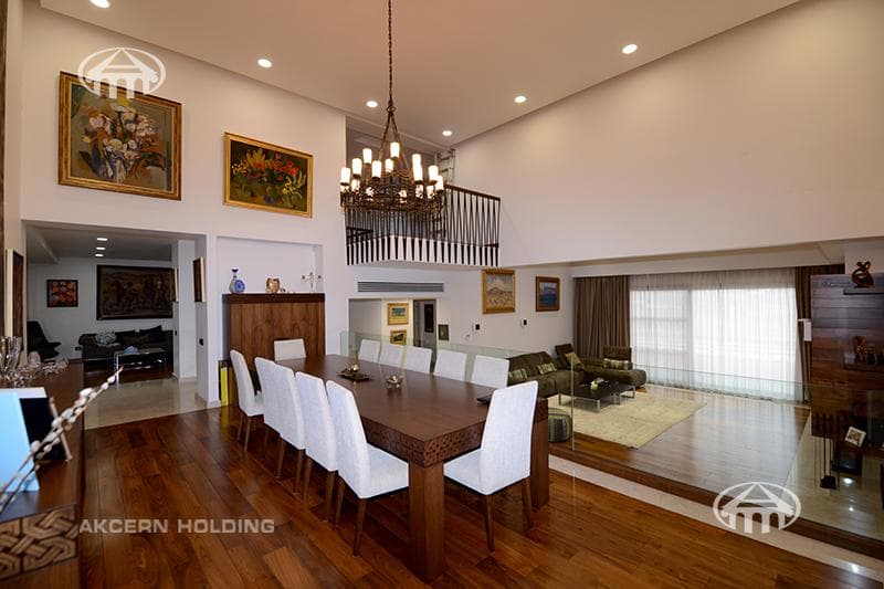 Mansion · 5 rooms · 777 m² · Avan