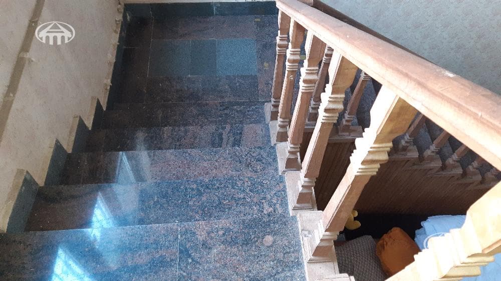 Mansion · 9 rooms · 1,117 m² · Arzni