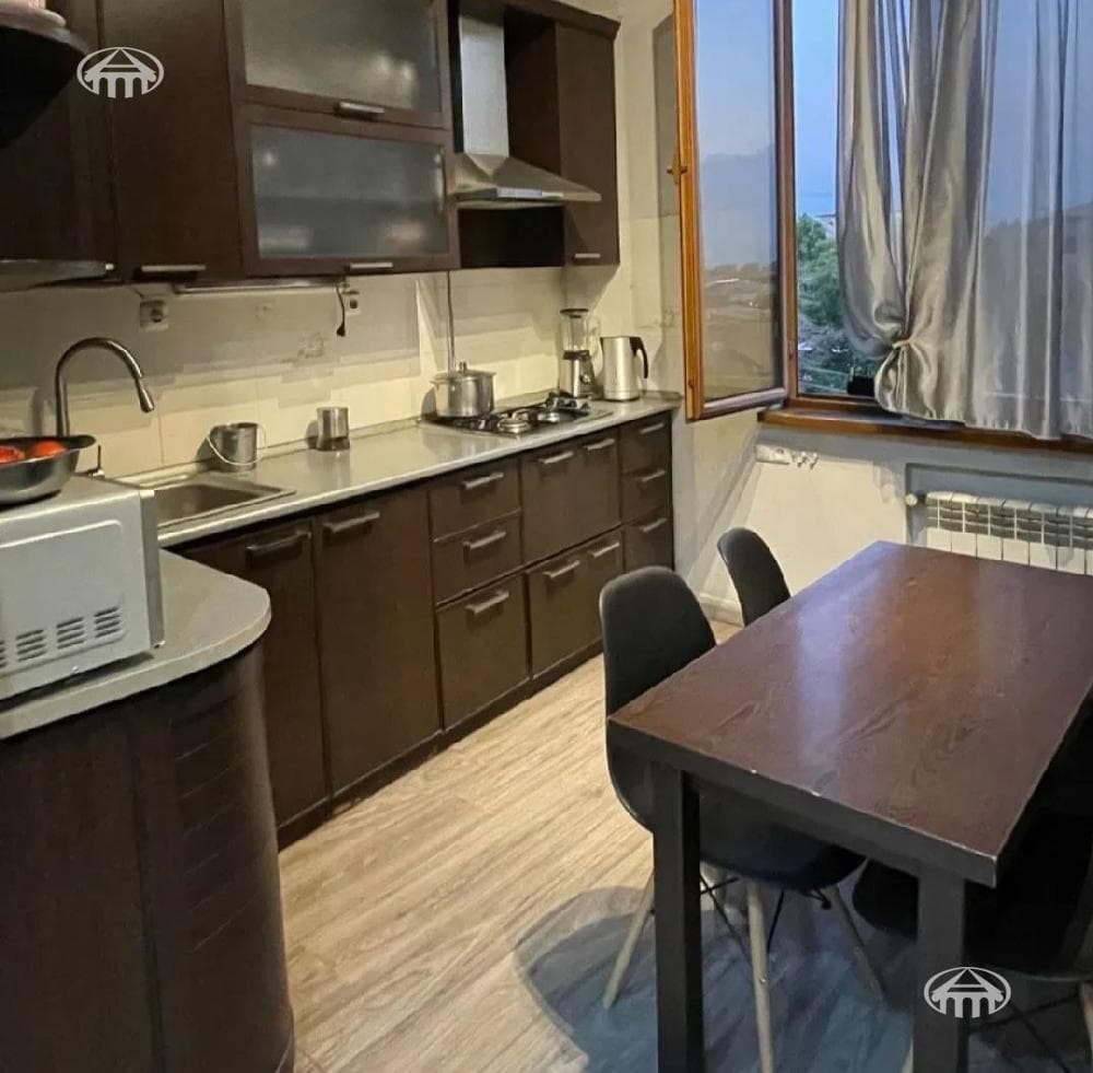 Квартира · 3 комн. · 87 м² · Кентрон