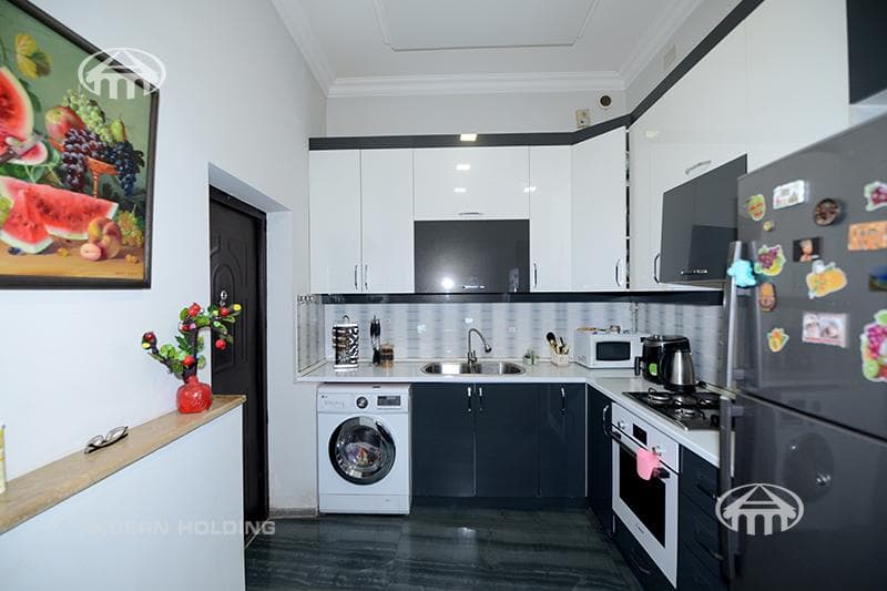 House · 4 rooms · 185 m² · Arabkir