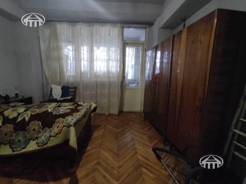 Apartment · 3 rooms · 95 m² · Kentron