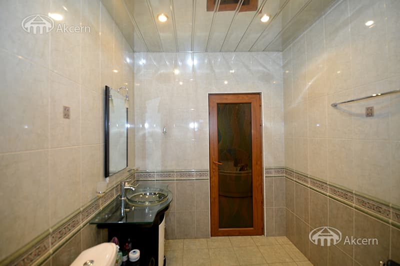Apartment · 4 rooms · 168 m² · Kentron