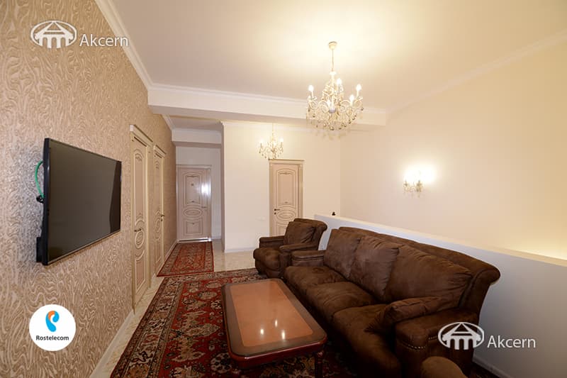 Дом · 5 комн. · 290 м² · Аван