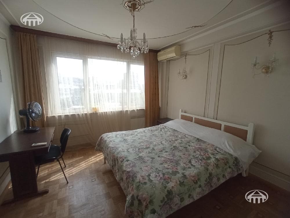 Квартира · 2 комн. · 77 м² · Кентрон