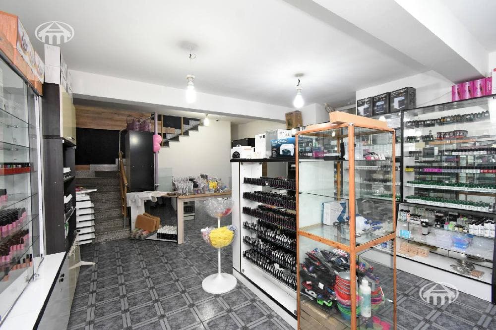 Retail · 222 m² · Kentron