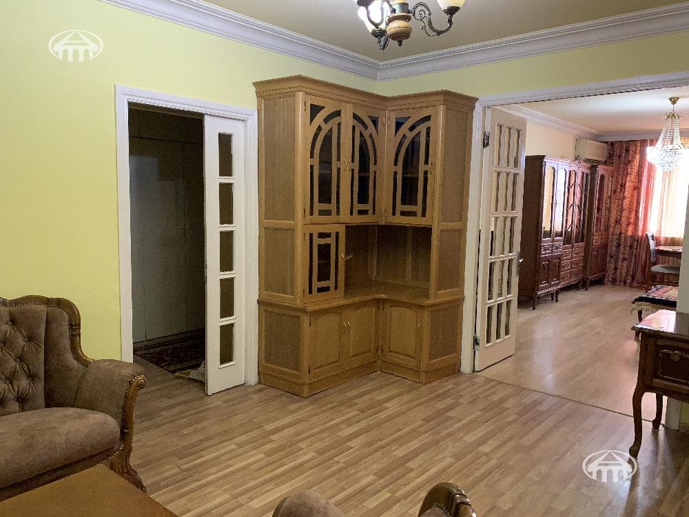 Apartment · 3 rooms · 84 m² · Kentron