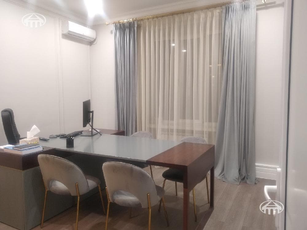 Office · 76 m² · Kentron