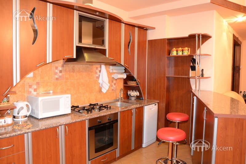Квартира · 3 комн. · 101 м² · Кентрон