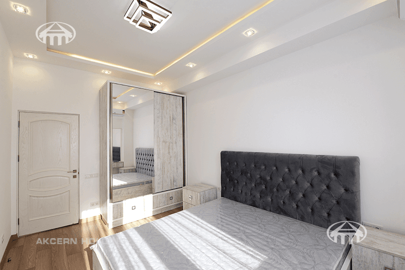 Apartment · 2 rooms · 58 m² · Kentron