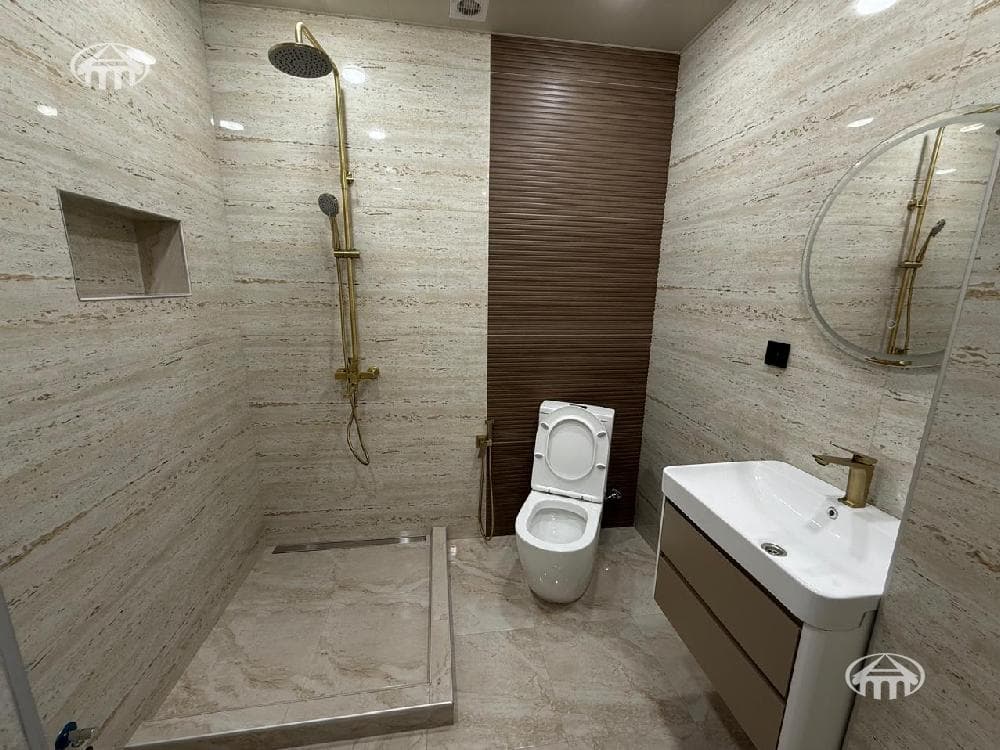 Apartment · 2 rooms · 72 m² · Kentron