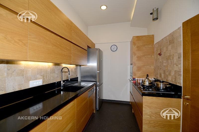 Mansion · 6 rooms · 689 m² · Vahagni