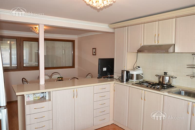 Apartment · 4 rooms · 103 m² · Kentron