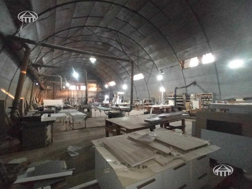 Կոմերցիոն գույք · 556 մ² · Էրեբունի — Լուսանկար 5 / 9
