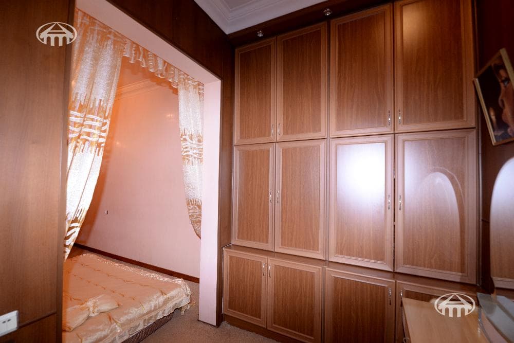 Սեփական տուն · 4 սեն. · 285 մ² · Էրեբունի