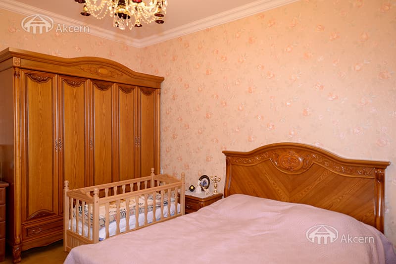 Mansion · 5 rooms · 372 m² · v. Arinj