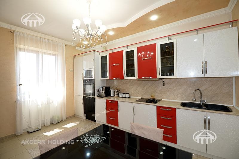 Mansion · 5 rooms · 330 m² · v. Arinj